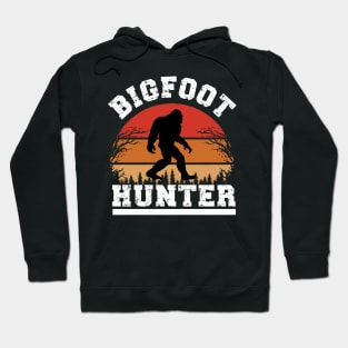 Bigfoot Hunter, Funny Sci-Fi Sasquatch Sassy Cryptid Hunting Hoodie